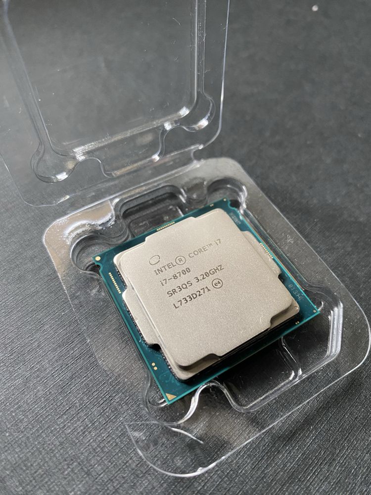 Intel i7-8700 + 16 GB DDR4 HyperX Predator CL13 – Zestaw CPU + RAM