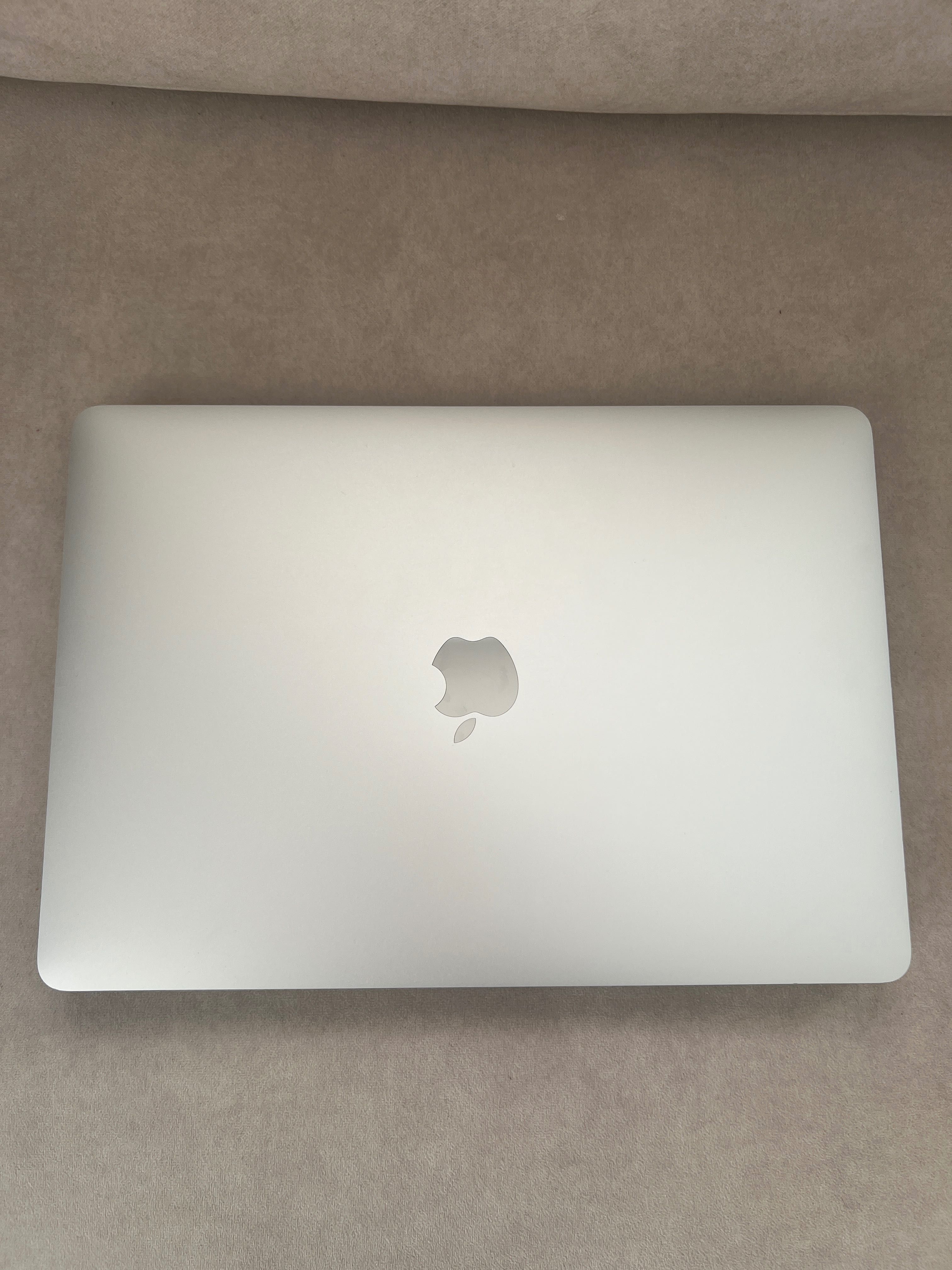 MacBook Pro 13” Retina (2017)Intel Core i5, 8GB/SSD 256GB