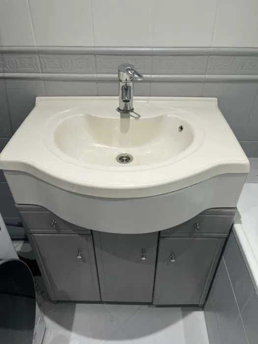 szara szafka z umywalką i kranem oddam za czekolade