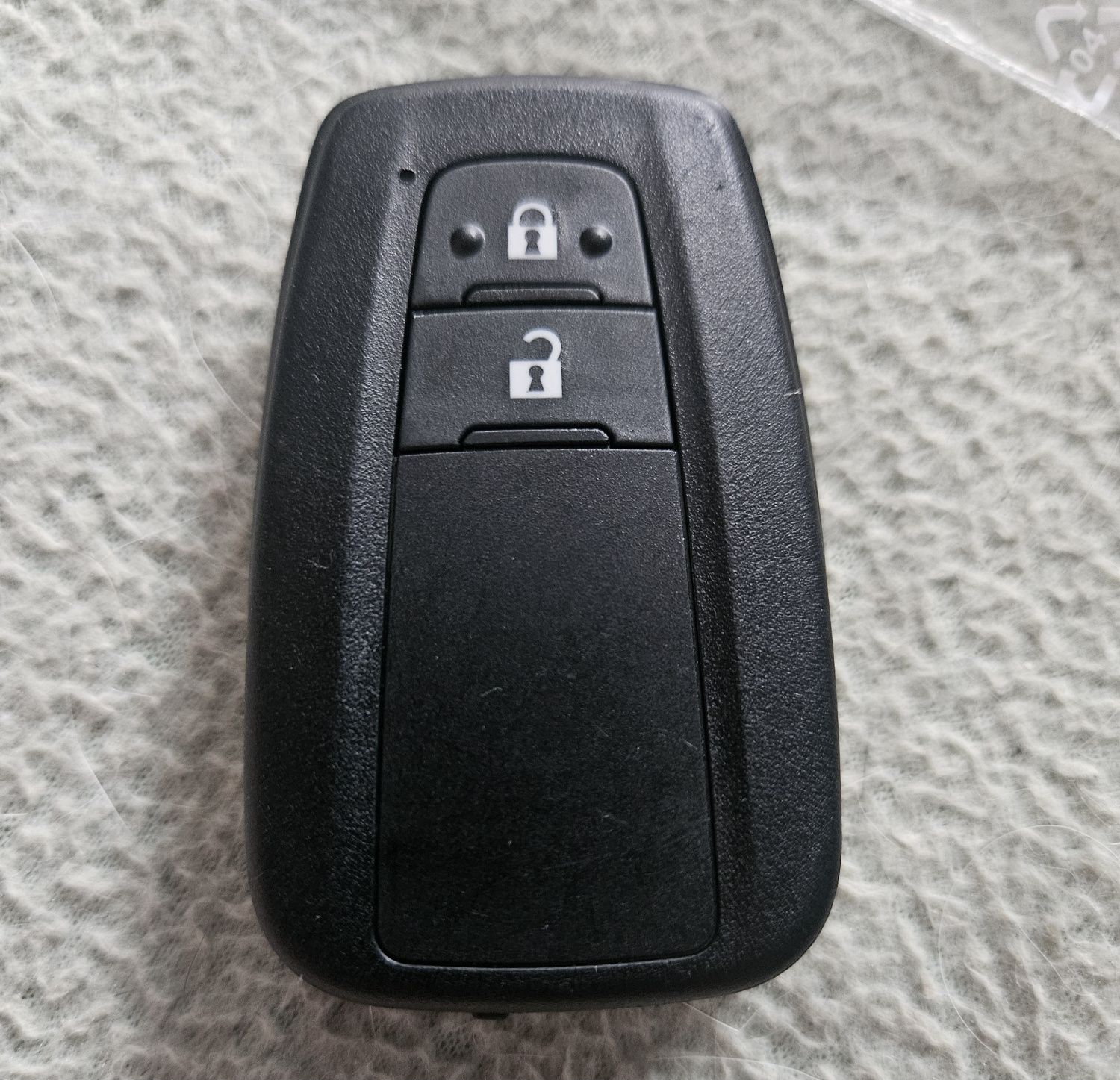 Toyota Corolla 2019 nowy kluczyk pilot B2U2K2R auris Yaris highlander