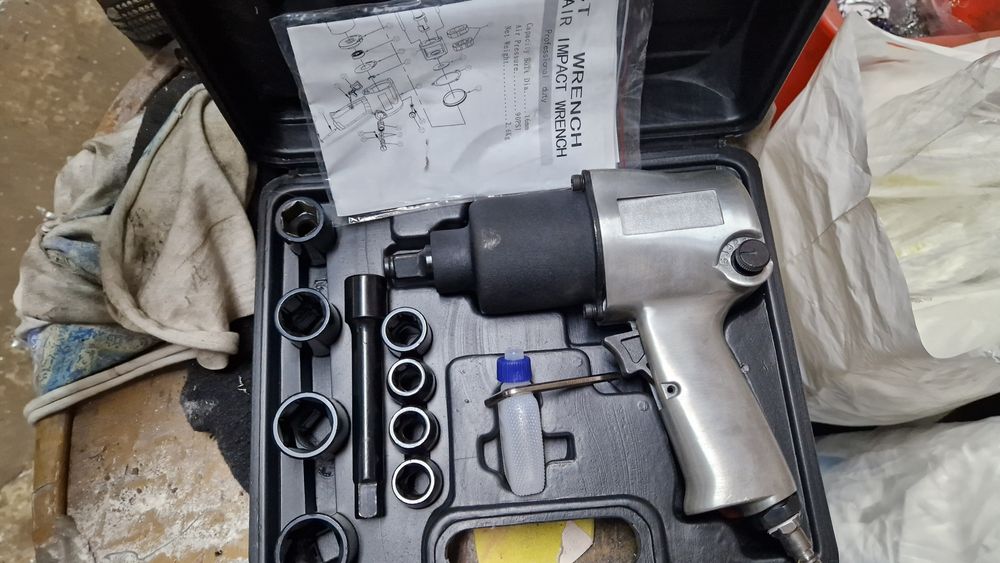 Пневмогайковерт для колес