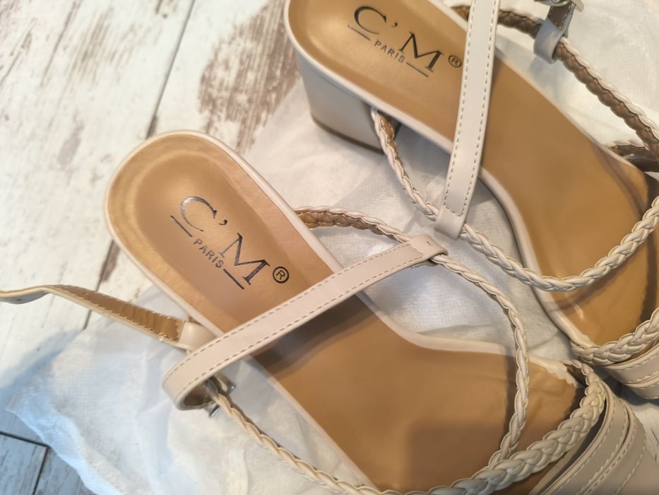 Sandały damskie 39 na obcasie