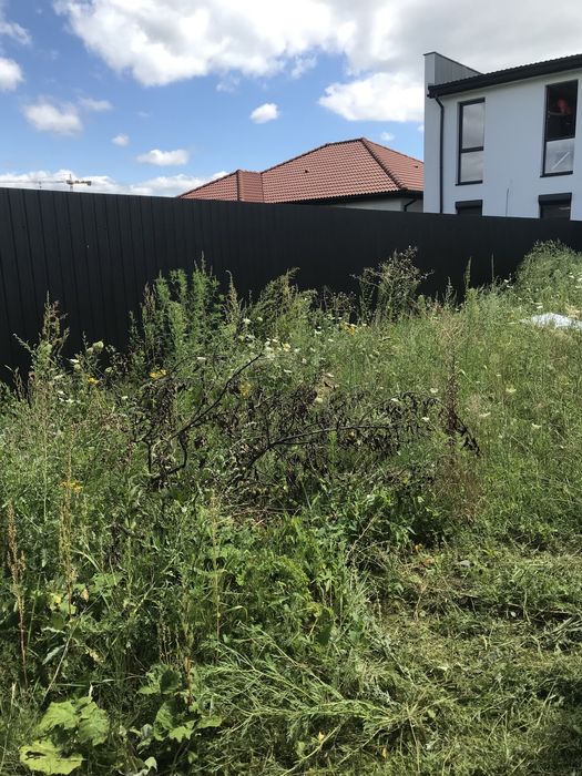 Покос трави мотокосою