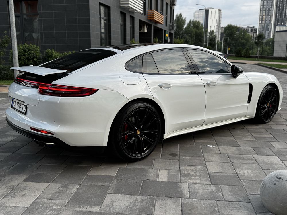 Продам Porsche Panamera 2018