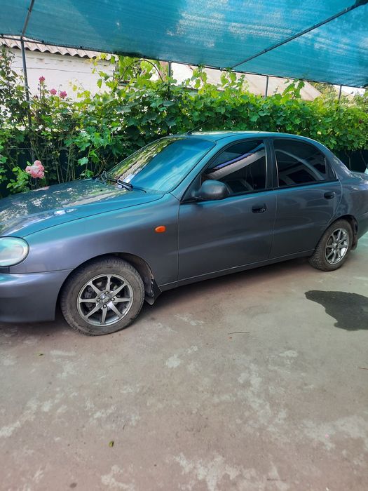 Автомобіль ланос