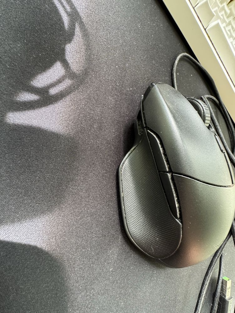 Мышка RAZER basilisk essential если быстро купите коврик в подарок
