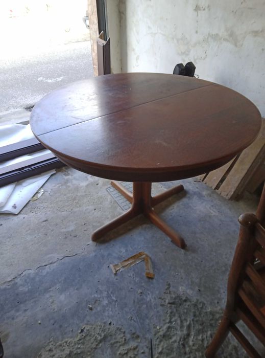 Mesa com 4 cadeiras