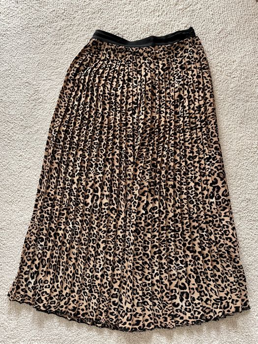 Saias Bershka em bom estado