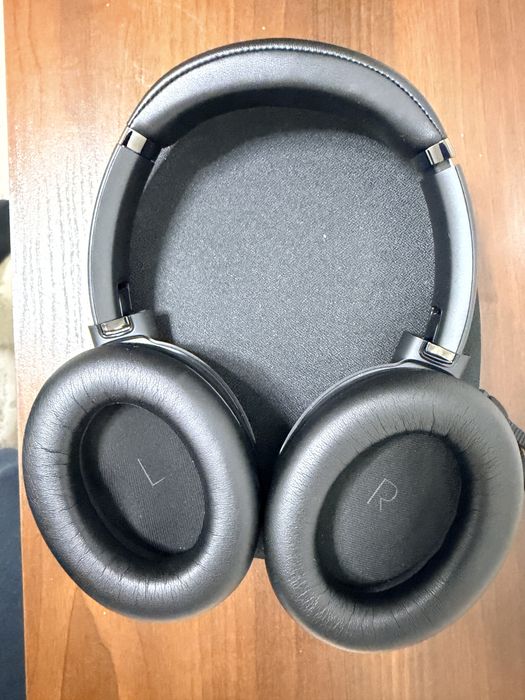 Продам повнорозмірні навушники JBL One Tour M2