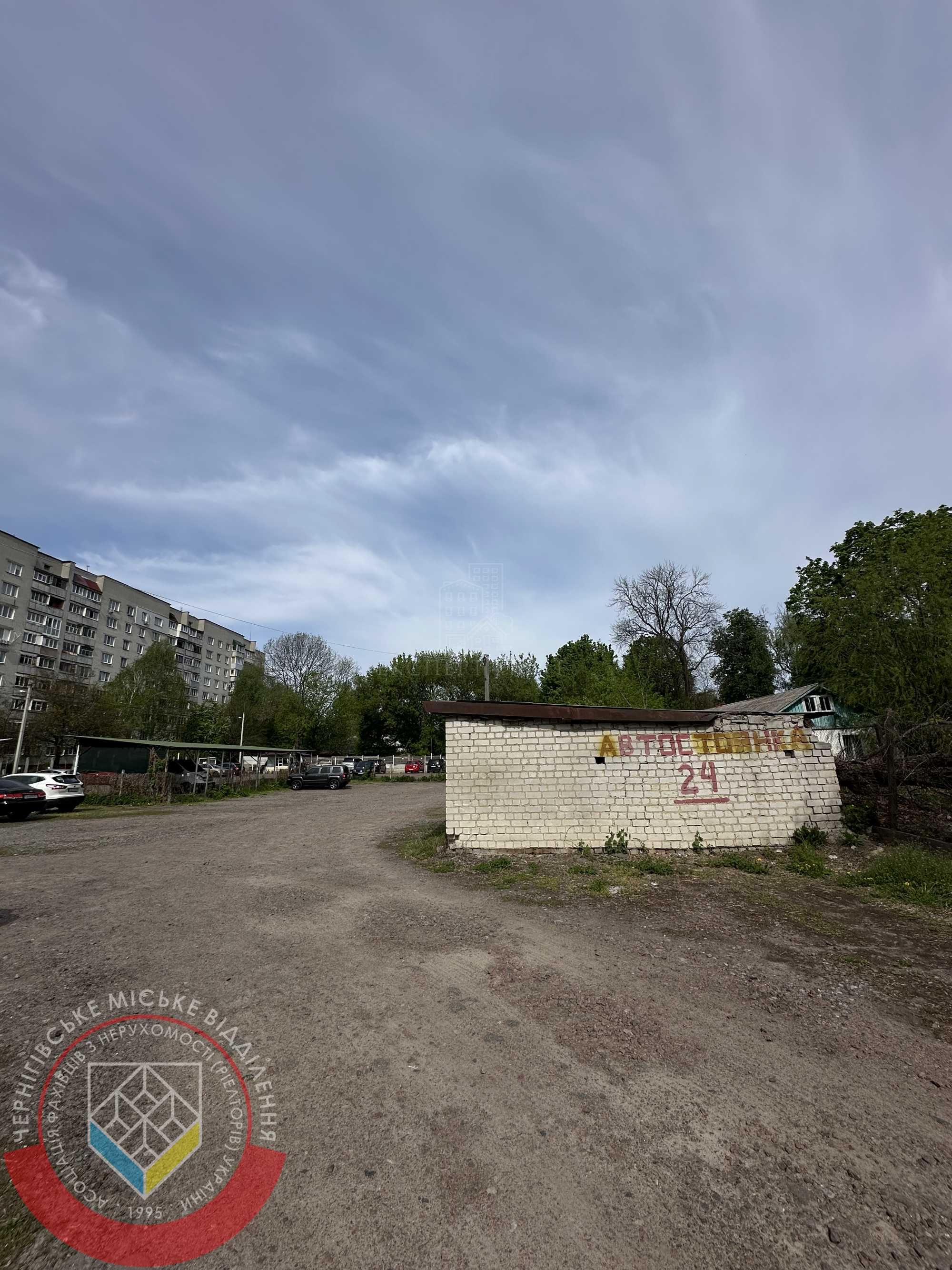 RLT K01 Оренда парковки на 40 місць в центрі міста