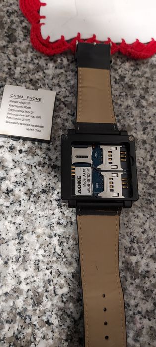 Relógio y telemóvel 2 cartões e 1 memória