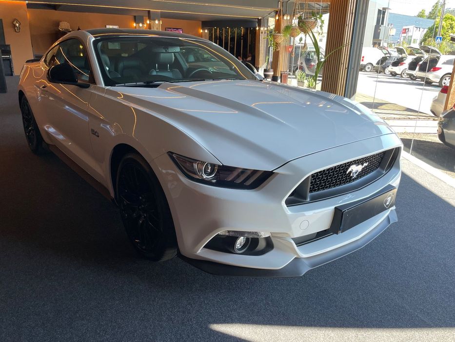 Ford Mustang 5.0 Ti-VCT V8 Black Shadow Edition
