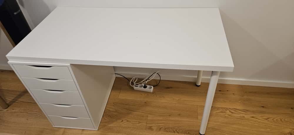 Tampo madeira IKEA 1.20 + duas pernas ADILS