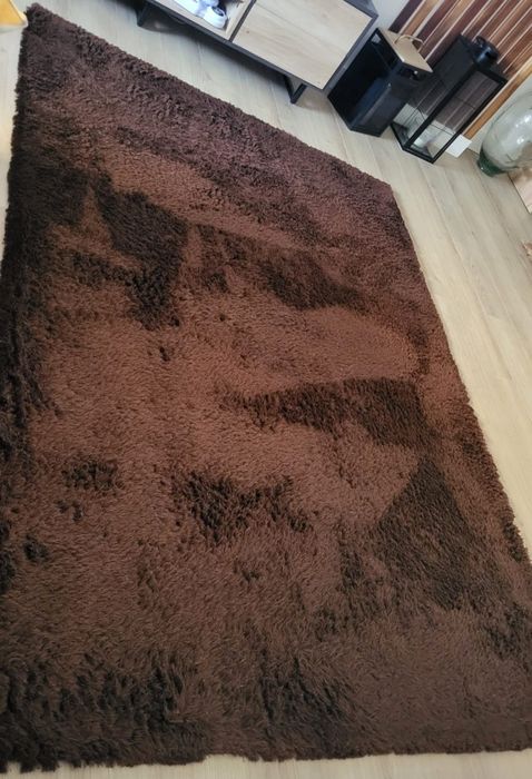 Carpetes castanha e azul