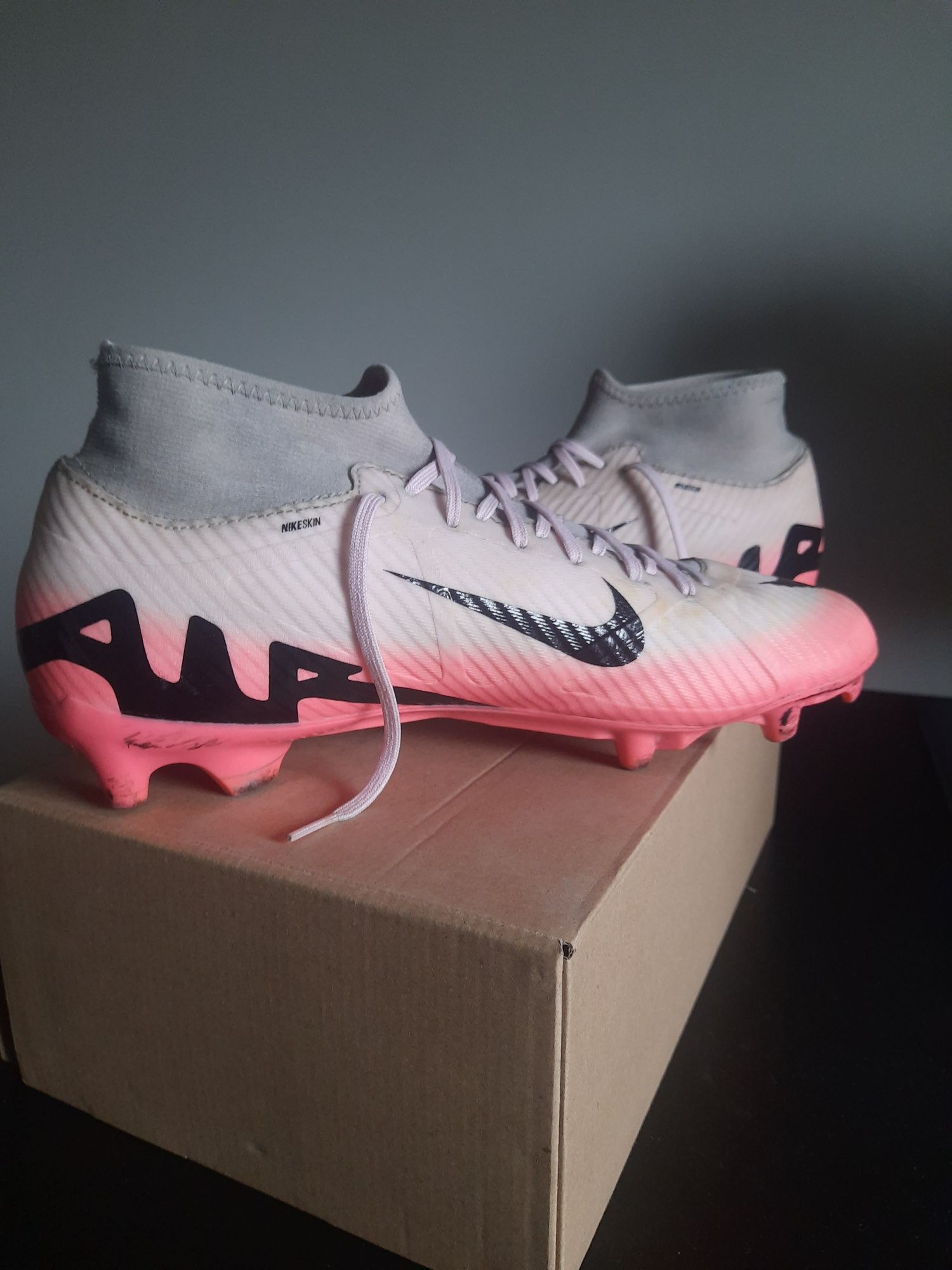 Nike Mercurial Zoom Superfly 9 Academy FG/MG roz. 45