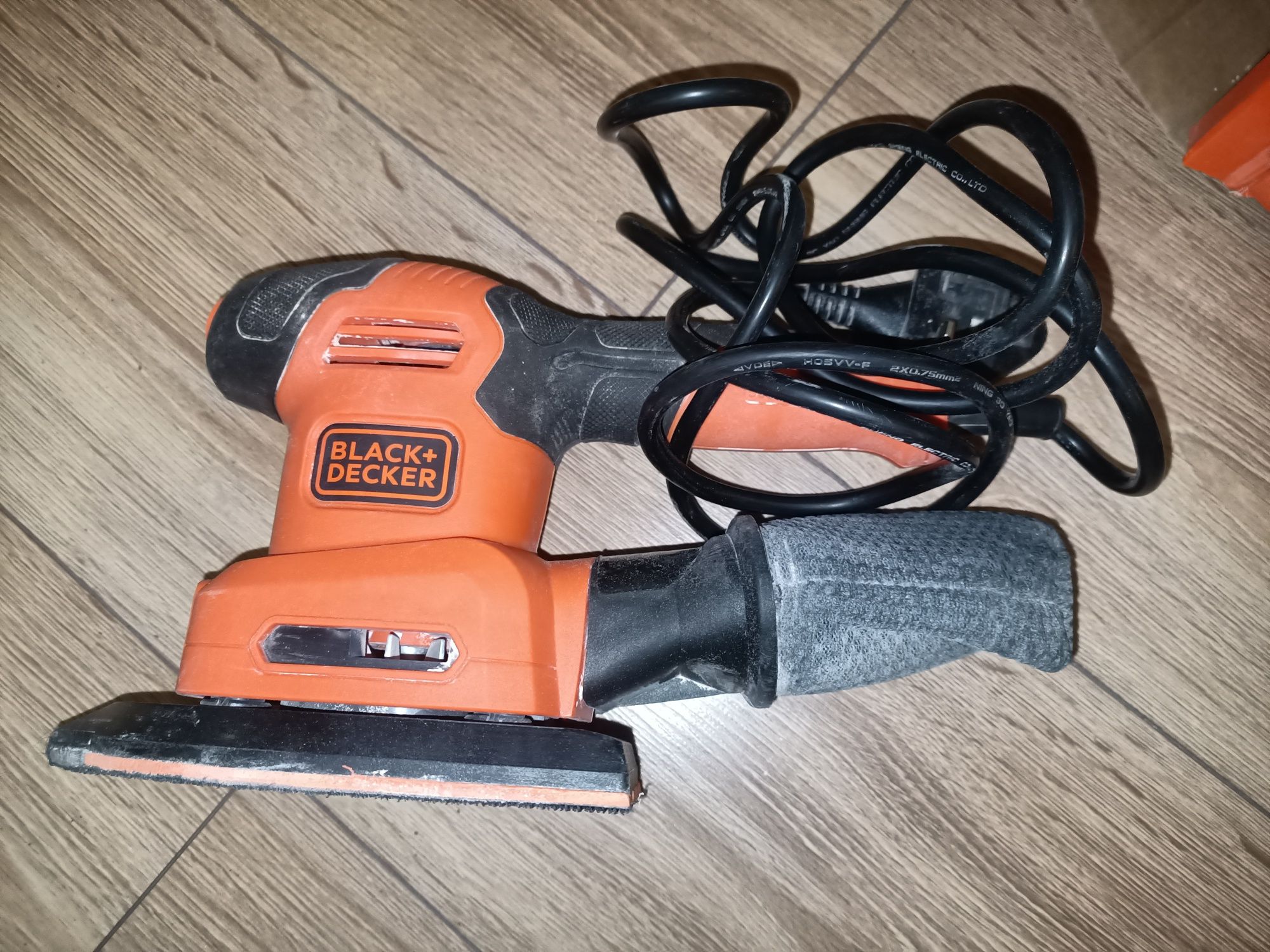 Szlifierka wielofunkcyjna Black decker