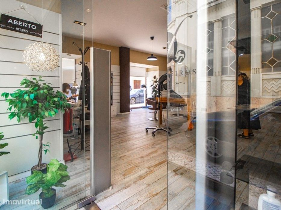 Espaço Comercial com 114m² - Oportunidade Central na Figueira da Foz
