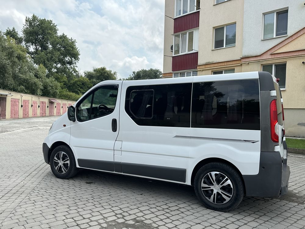 Опель Віваро 2.0TDI