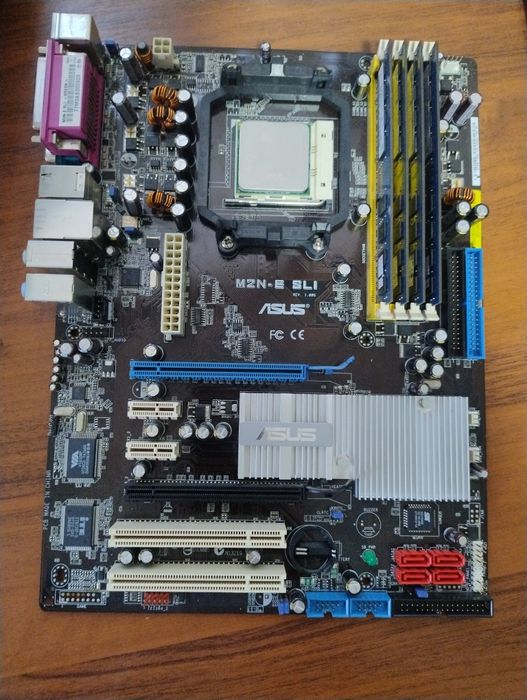 Материнська плата Asus M2N-E SLI