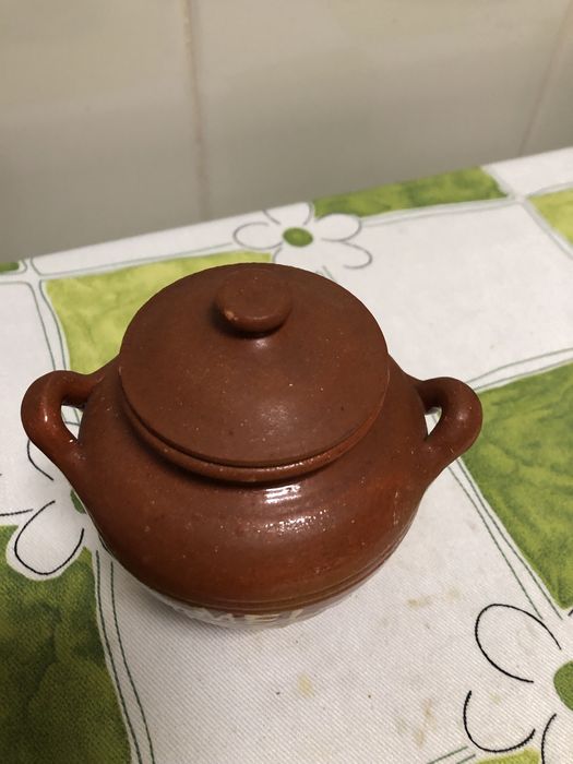 Pote pequeno para guardar mel