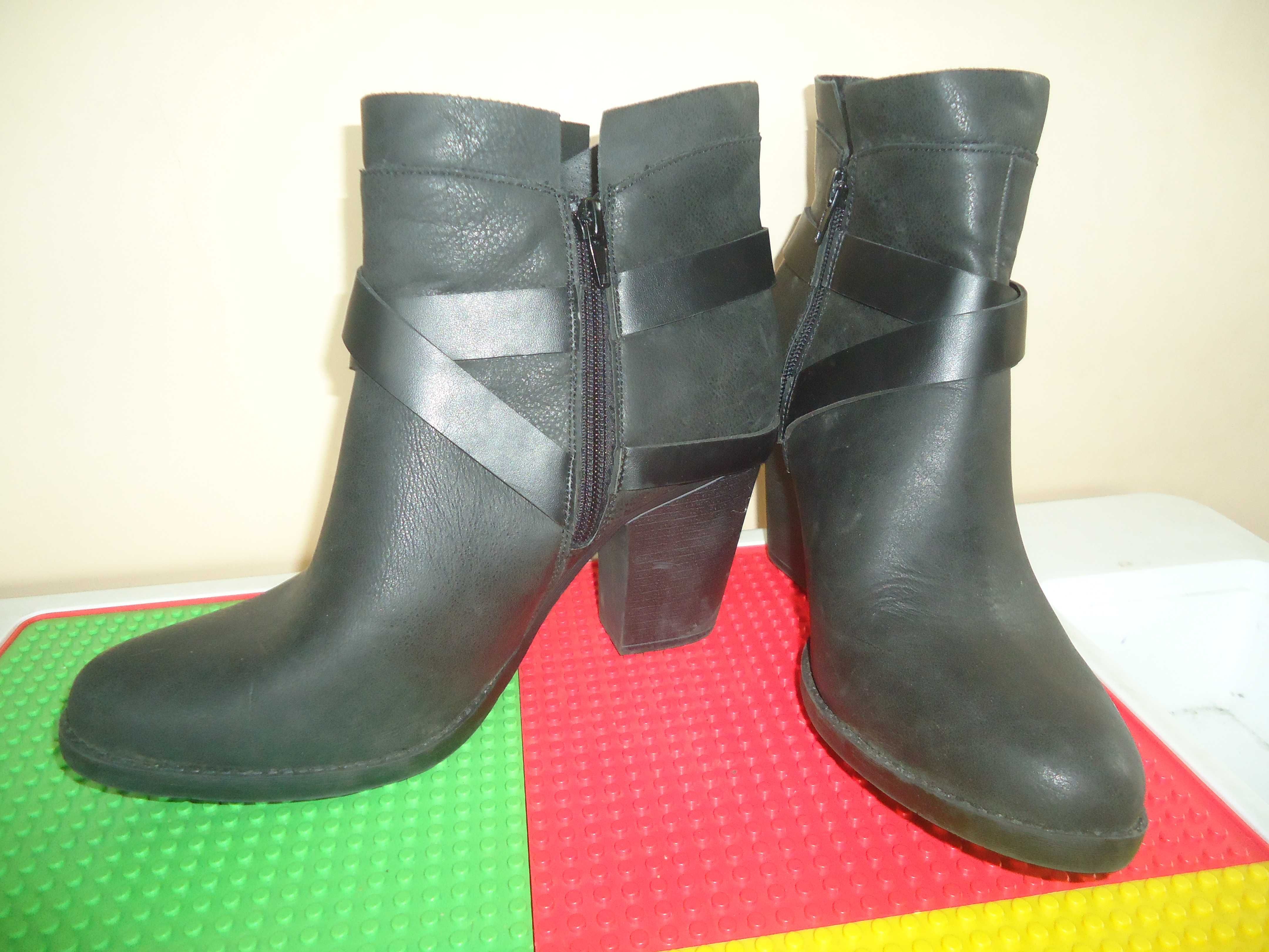 Head Over Heels by Dune Posey Czarne botki na klocku obcasie Rozm 40
