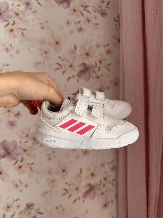 Buty sportowe Adidas 22 adidaski buciki dla dziewczynki