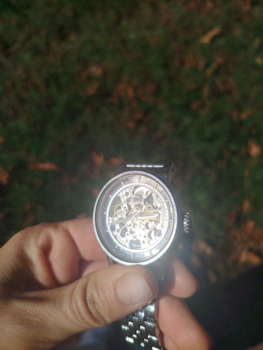 Продам женские часы Fossil.
