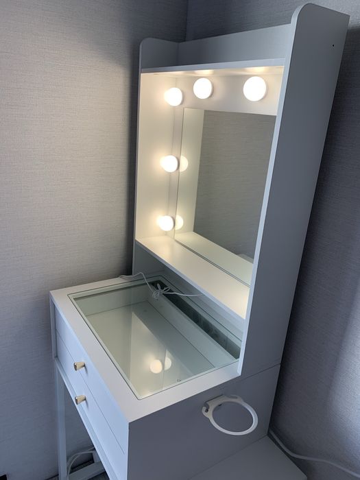 Toaletka z LED Lustrem 2 szuflady
