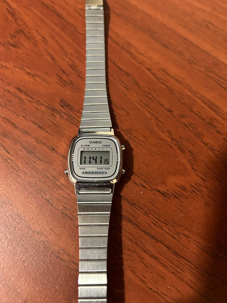 Casio LA670WEA годинник часы винтаж вінтаж наручний