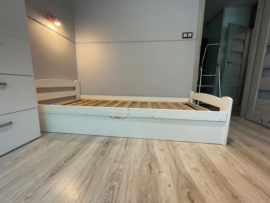 Łóżko dziecięce 2mx0.9m