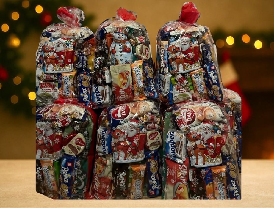 Paczki świąteczne zestawy słodyczy prezent