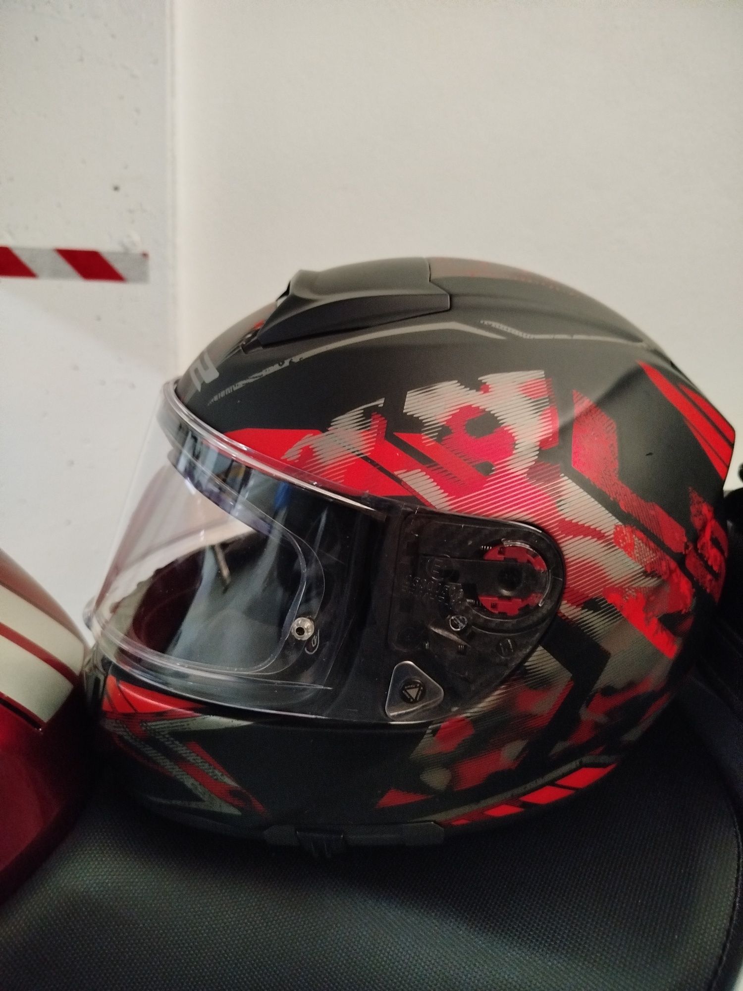 Capacete íntegral - LS2