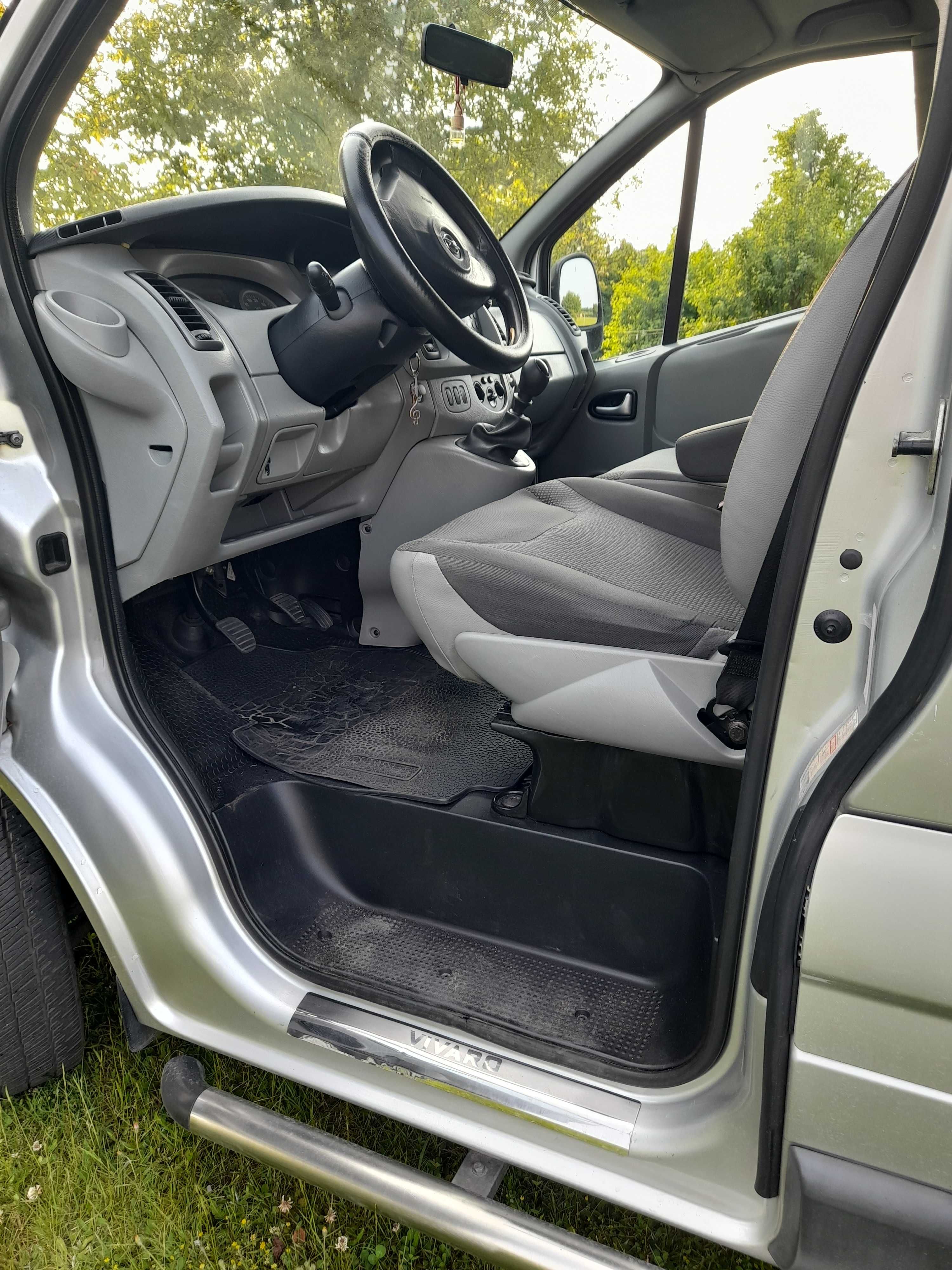 Opel Vivaro 2.0 CDTI 9 os./camper