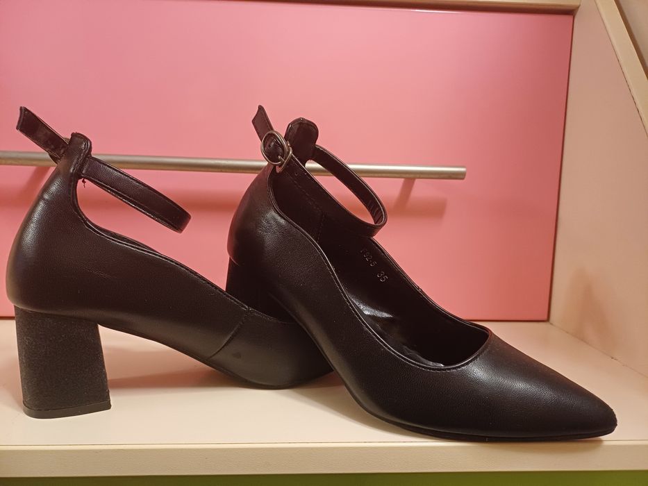 Туфлі 35 розміру