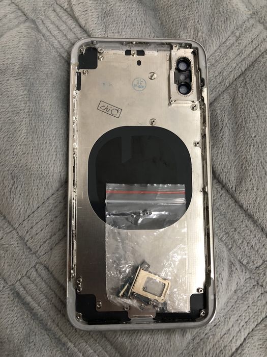 Продам корпуси на Айфон Х і на Айфон 13pro