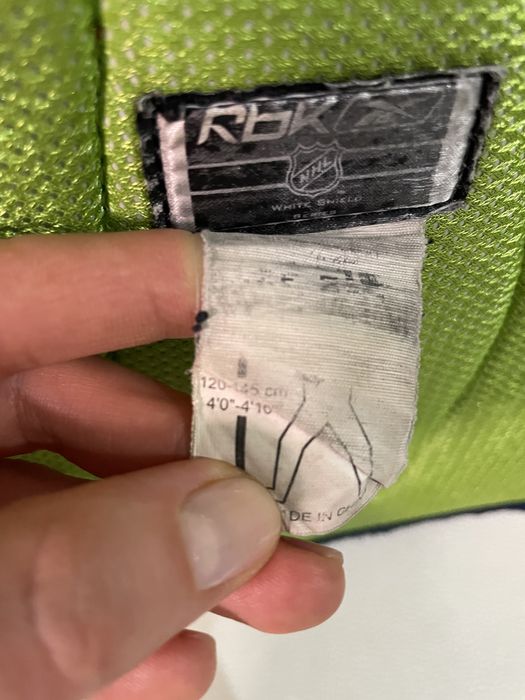 Нагрудник хоккей reebok 120-145см