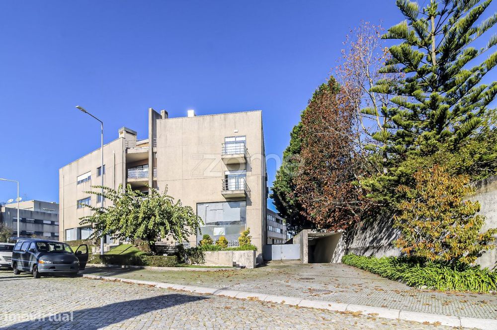 Apartamento T2+1 - 3 varandas e 2 lugares de garagem - Castelo da Maia