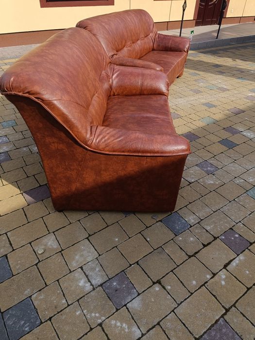 Диван шкіряний не розкладний