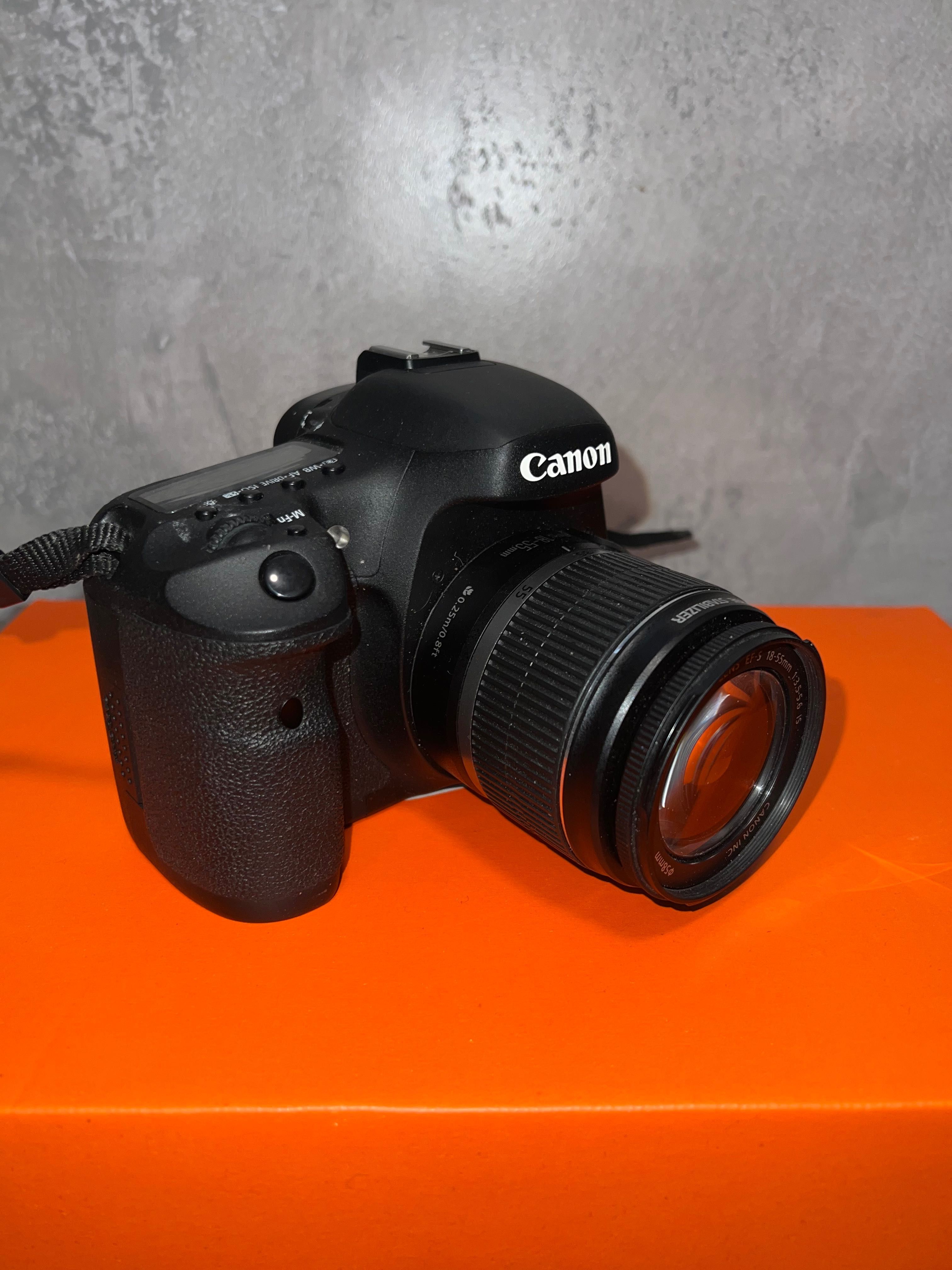 Canon EOS 7d зеркальна камера