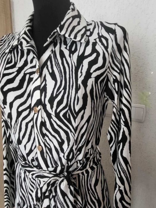 Wzór zebra sukienka czarno biała 40