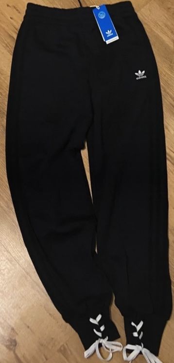 Spodnie dresowe damskie Adidas roz S nowe