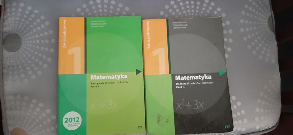 Podręcznik i zbiór zadań na poziomie podstawowym z matematyki 1 klasa