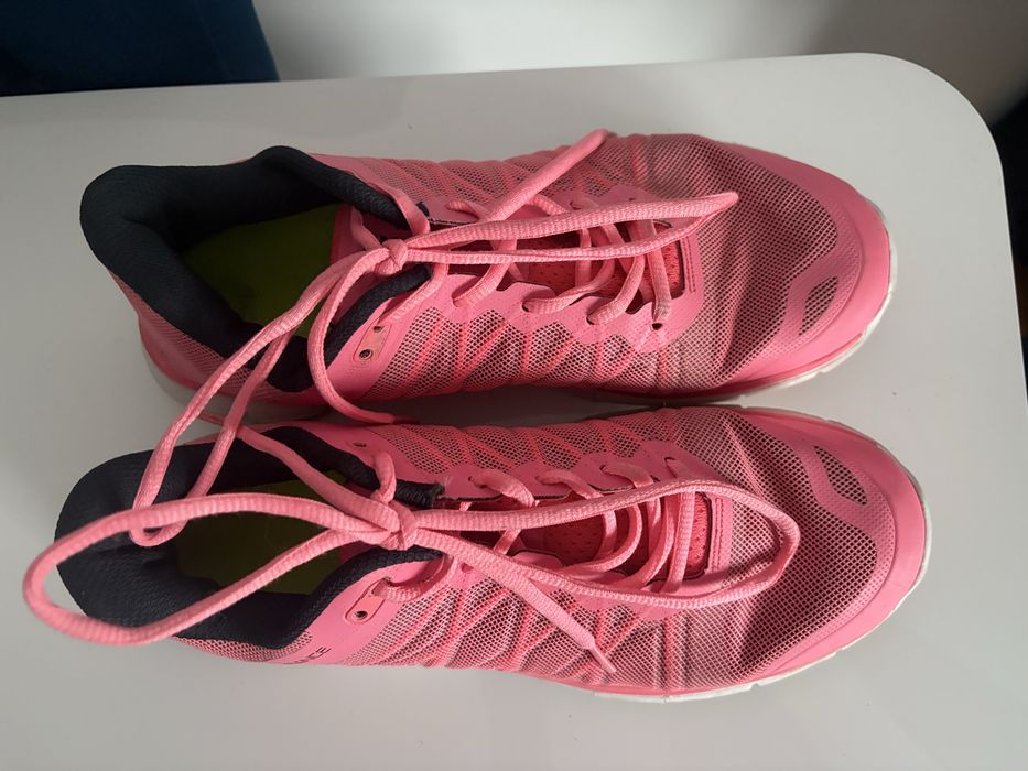 Buty sportowe damskie polecam!!!