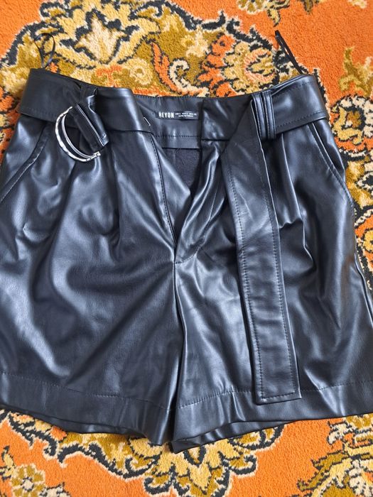 шорти з екошкіри