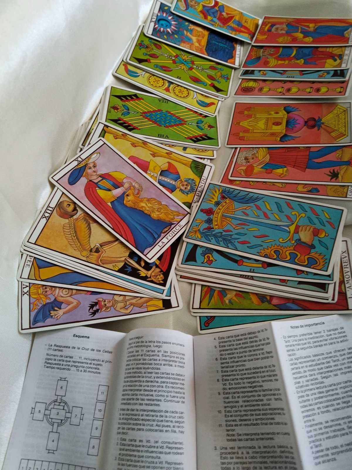 Cartas de Tarot de Marselha • Instruções em Várias Línguas