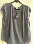 t shirt de cetim cinzento