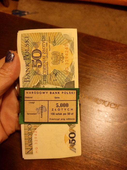 Paczka banknotów 50 zł z 1988 r