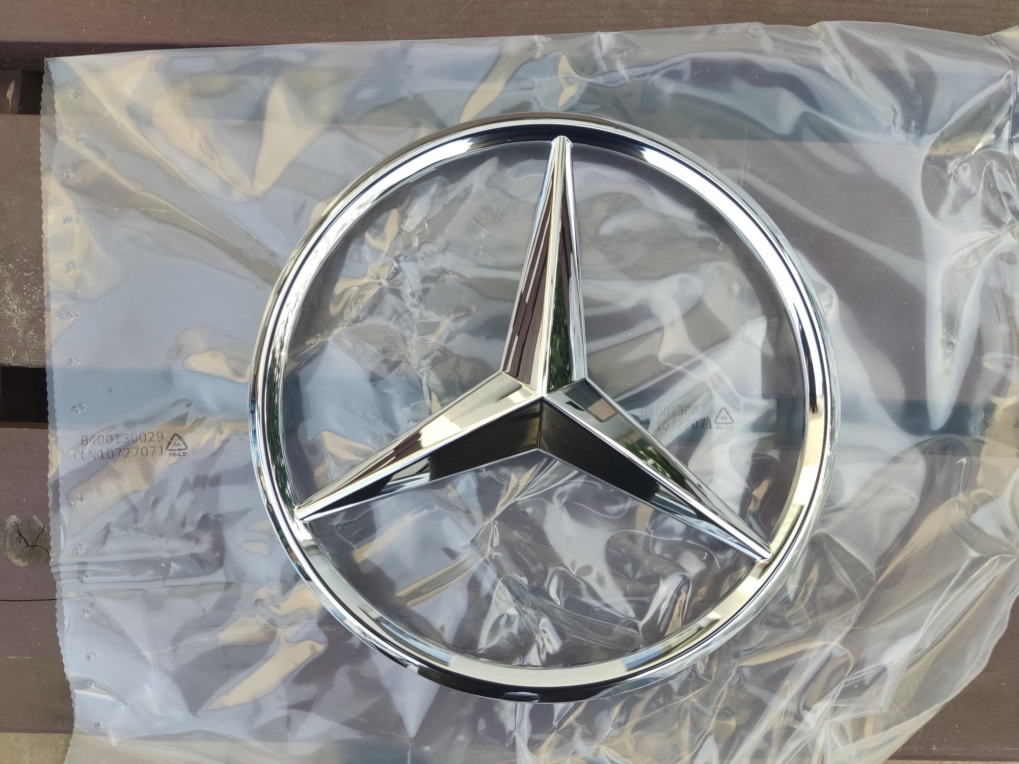 Znaczek Logo Emblemat Mercedes