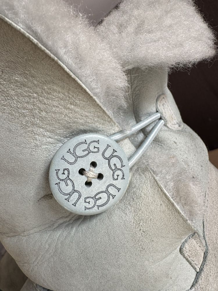 Ugg W Bailey Button II Metalic 40