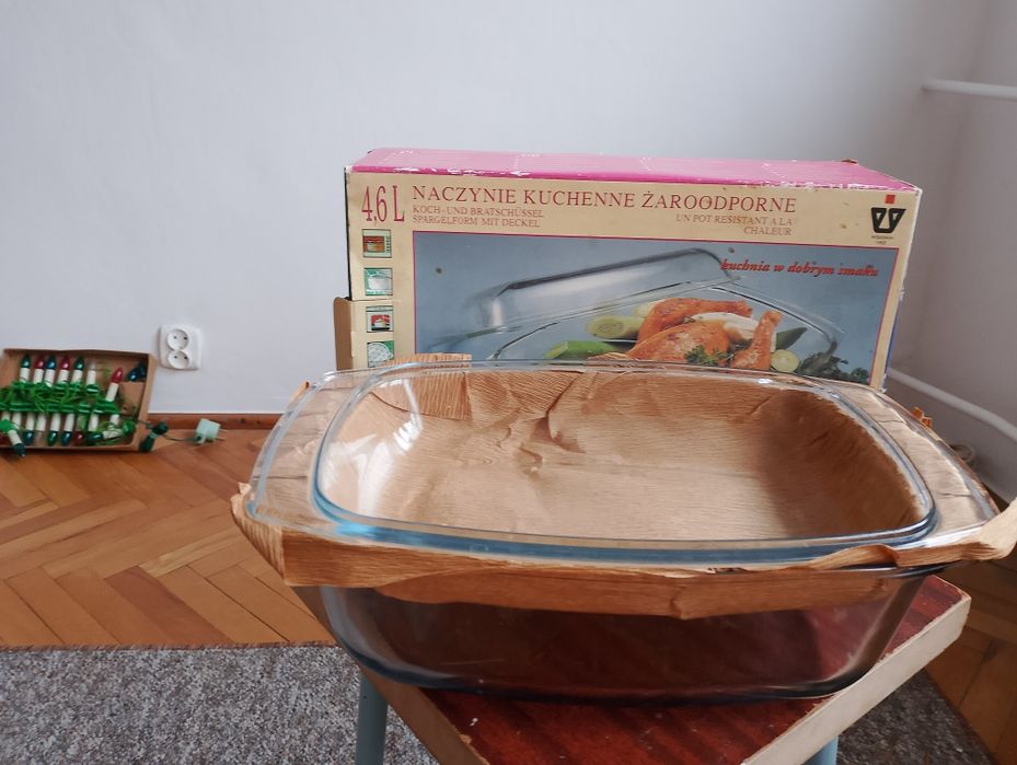Żaroodporne naczynie do pieczenia.